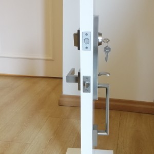 8006 korkealaatuista turvallisuutta ja modernia laitteistojen etuoven avainsyöttökahvan sarjaa