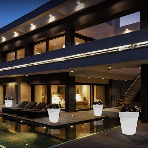 Ulkona LED-muoviset pienet kukkavalot (16 moodia, himmennettävä, IP68 vedenpitävä) kaukosäädin ulkokäyttöön koristeellinen lattiavalaisin terassi puutarhajuhlakoristeisiin takapihan kuisti, häät-naatsu