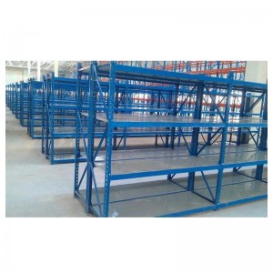 Keskikokoinen hyllyteline