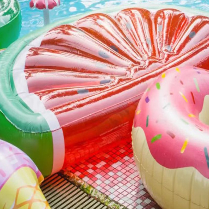 Kuinka puhdistaa uima -allas kelluvat reikiä?