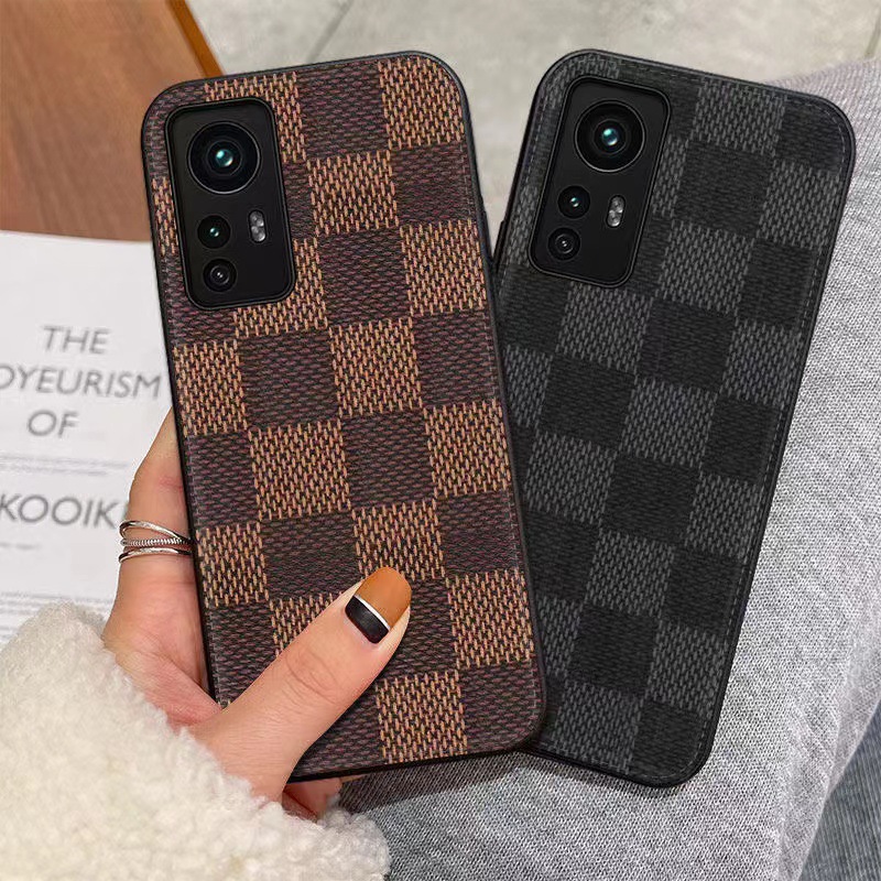 Se sopii Xiaomi12Pro:n ylelliselle matkapuhelinkotelolle. Se on kääritty kokonaan suurella tuotemerkin jäljittelyahalla käsin. Se on syksynkestävä janaarmuuntunut suoja -nahkakotelo