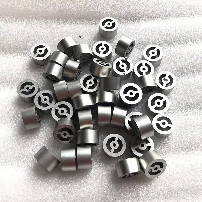 Sementoituneen volframikarbidin materiaaliominaisuudet