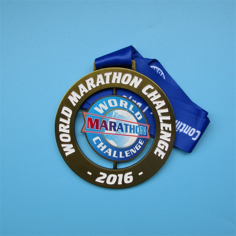 Räätälöity suunnittelun maailmanmaraton haaste spin -mitali