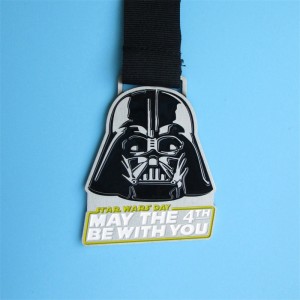 Sotilasmitali kultahopea ja pronssimitalit