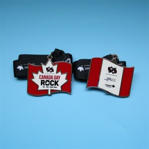 Emaloidut mitalit mukautetut metallikultahopeakuparimitali värikkäitä palkintoja