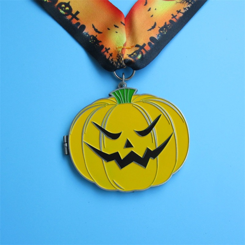 Mukautetut mitalilaatikko Halloween-festivaalin lahjametalli simpukkakuoren taittomitalit