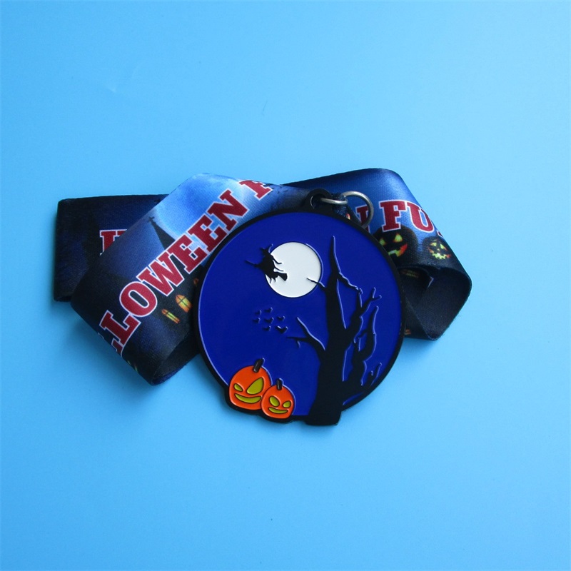 Mielenkiintoisia räätälöityjä metallimitalia Holiday Gift Awards Halloween Christmas Easter -festivaalin metallimitalit