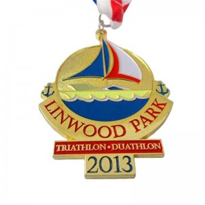 Muotisuunnittelun 3D -metalliurheilumitali ja palkinnot räätälöity duathlon triatlon juokseva kultapalkintomitalinauhalla