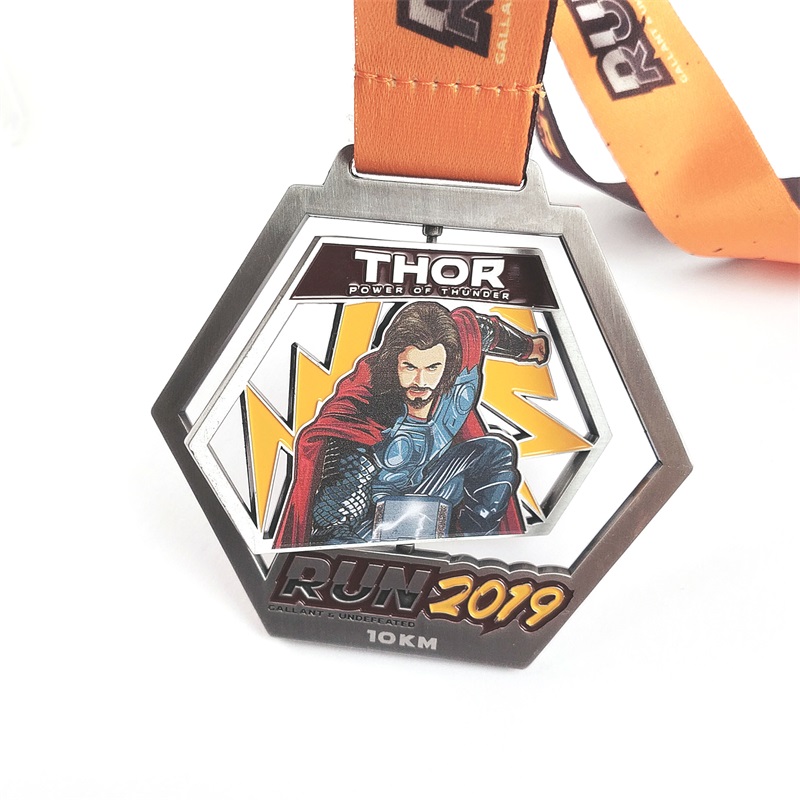 Leikkaa sinkkiseosmitalit Mukautetut mitalit Super Hero Awards Awards Gold -mitali