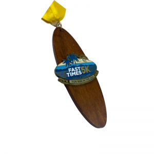 Gag -tehdasmitalit mukautetut puulaitoksen pidikkeen puinen maratonmitali laserkaivoisella logolla