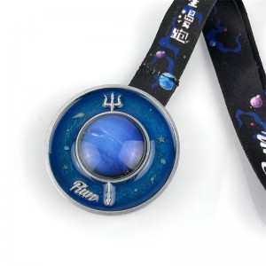 Väri 3D -emali -stereoskooppinen efekin mitali polku kulkee mitaleja