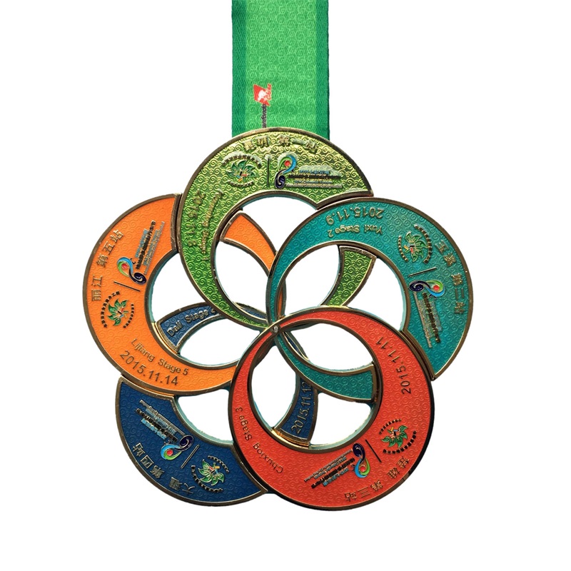 Mukautetut palkinnot ja mitalit urheilun kultaiset sotilasurheilulajit Mitalit Ribbon Metal Football 3D -mitalialuettelo mitali