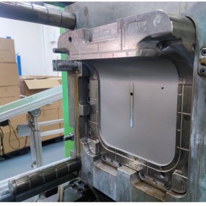 Uusi energian latauspaalu