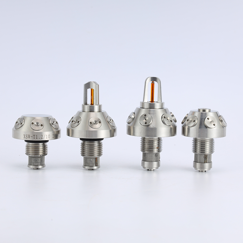 Puhu korkeapaineisesta hienosta sumusta avoimesta suuttimesta