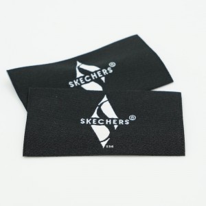 Tukkumyyntesuunnittelut mukautetut logovaatteet paita tunnisteet vaatteiden puuvillabrändin etikettiset vaatteet kudottu etikettiympäristöystävällinen