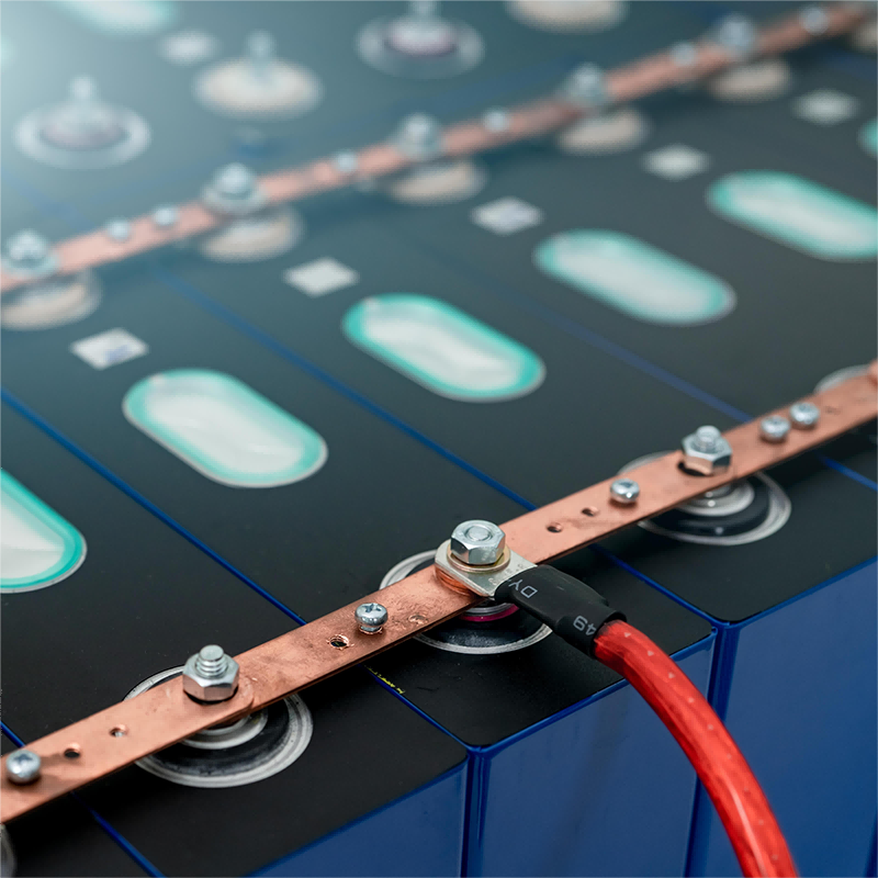 Syklin käyttöiän ja litiumrautafosfaatti -akun välinen suhde