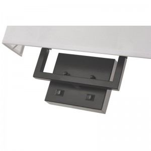 Hampton Inn Hotel Half -Suorakulmainen seinävalaisin matta mustalla viimeistelyllä, kaksi/off -rokkarikytkimellä hotellin huoneessa