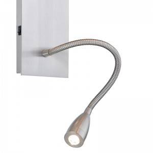 Hospitality Hotel Wall Sconce harjatullanikkelillä ja suorakaiteen muotoisella kangasvarjossa hotellissa tyypillisessä huoneessa