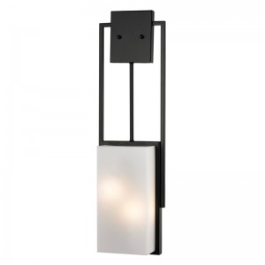 Hospitality Hotel Wall Sconce matta mustalla viimeistelyllä ja suorakaiteen muotoisella akryylisävyllä hotellin tyypillisellä käytävällä