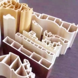 PVC:n puinen seinätaulun muotti vietäväksi