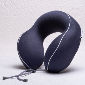 U muotoilla matkatyyny