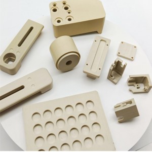 Peek -koneistettuja tuotteita