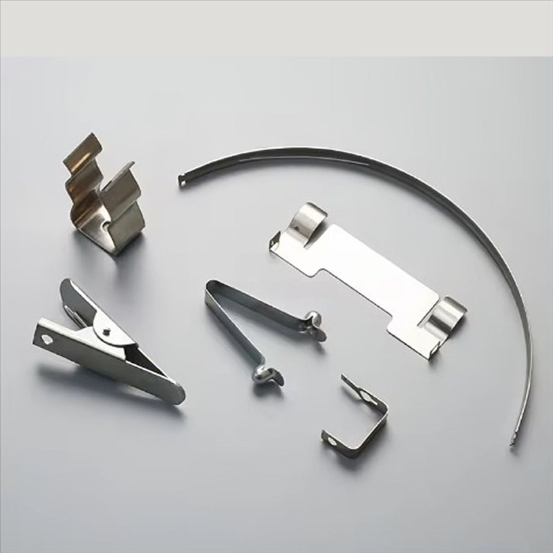 OEM-valmistajan mukautetut messingin pienet metallilevyn leimausosat 5 tähden metallileimauspalvelu