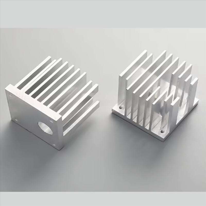 Mukautettu CNC-levyn laserleikkaus hitsausosien leimauspalvelu Alumiinilevyn rei'ityskäsittely