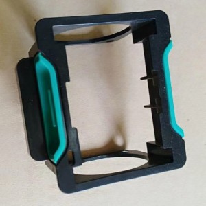 Kaksiväriset muoviosat