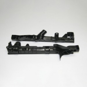 Muovinen jäähdytinsäiliö