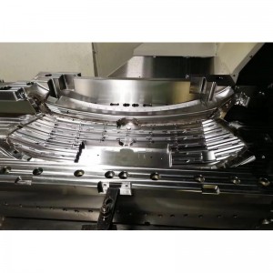 Auton säleikön muotti