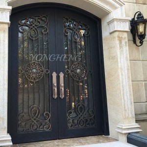 Sisäänkäynnin ovi