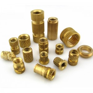 Messinkinen uurrettu sokea kierre mutteri