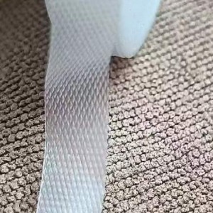 kirkas elastinen teippi