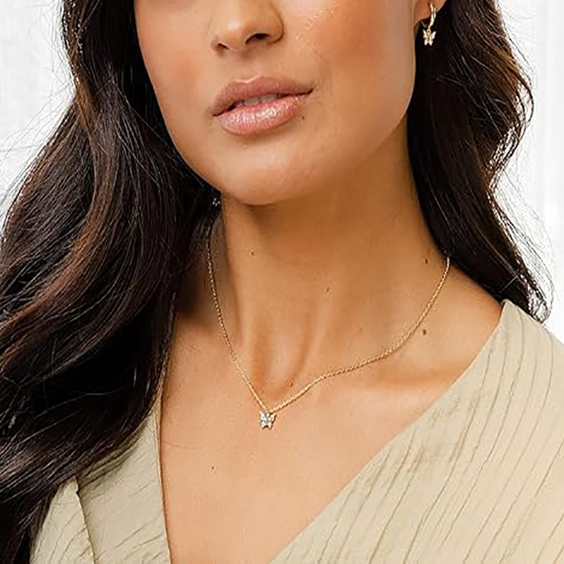 14K kullattu Dainty Cubic Zirkonia riipus kaulakorunaisille perhosriipus kerroksellinen ketju kaulakoru