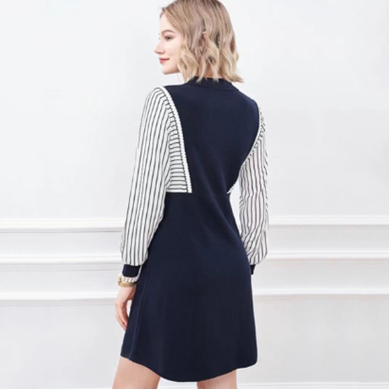 Varhainen syksy pieni käänteinen kaulusneulottu puolineuletakki