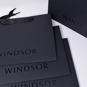 Noir luxe paperipussi