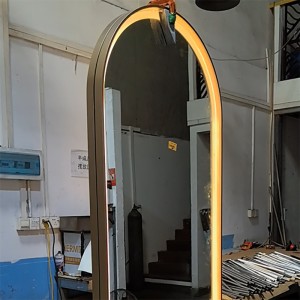 Zotye Ruostumattomasta teräksestä valmistettu integroitu lamppu ja muokattavissa oleva elektroproidut ruostumattomasta teräksestä valmistetut älykkäät peilit